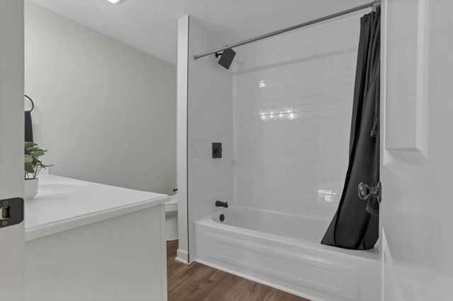 210 W Columbus Street, Pickerington, OH 43147