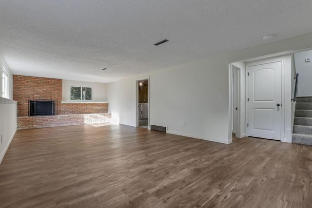 210 W Columbus Street, Pickerington, OH 43147