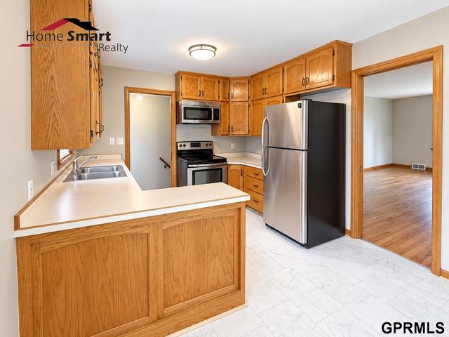2709 S 12 Street, Lincoln, NE 68502