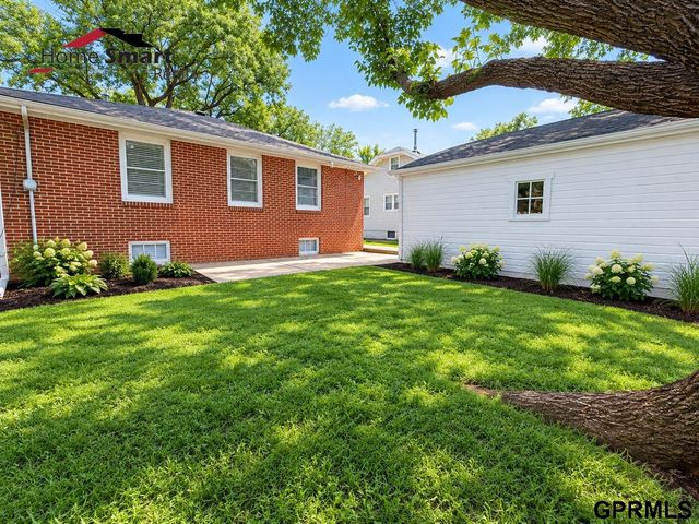 2709 S 12 Street, Lincoln, NE 68502