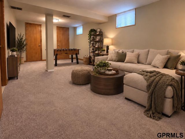 2709 S 12 Street, Lincoln, NE 68502