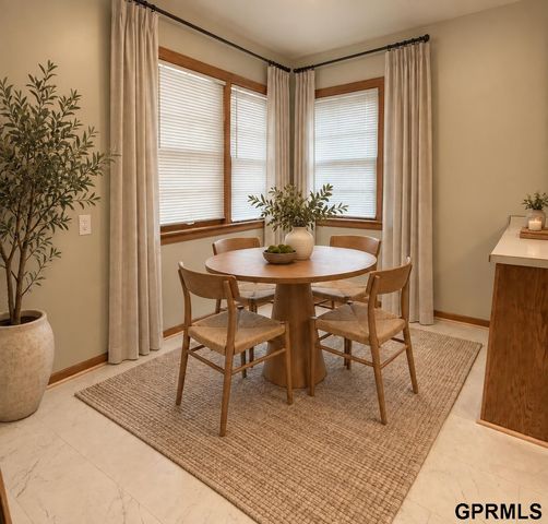 2709 S 12 Street, Lincoln, NE 68502