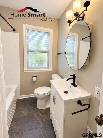 2709 S 12 Street, Lincoln, NE 68502