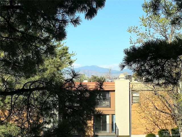 2880 S Locust St 302N, Denver, CO 80222