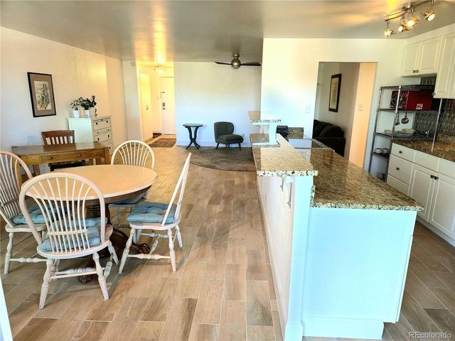 2880 S Locust St 302N, Denver, CO 80222