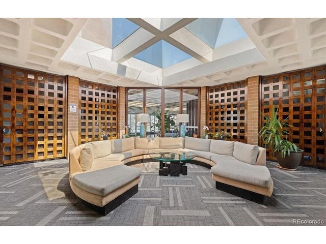 2880 S Locust St 302N, Denver, CO 80222