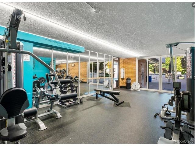 2880 S Locust St 302N, Denver, CO 80222