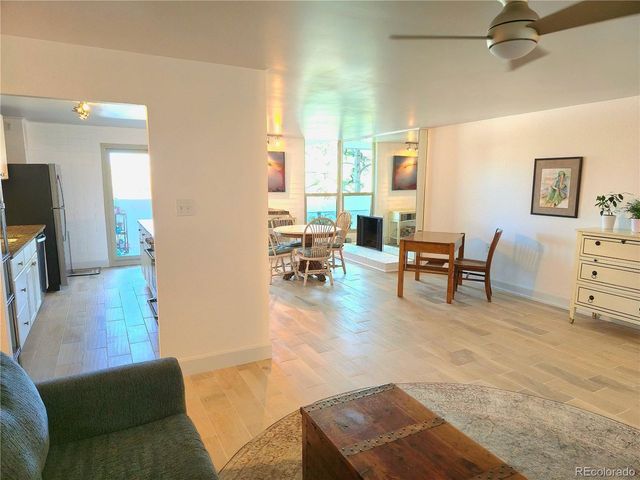 2880 S Locust St 302N, Denver, CO 80222