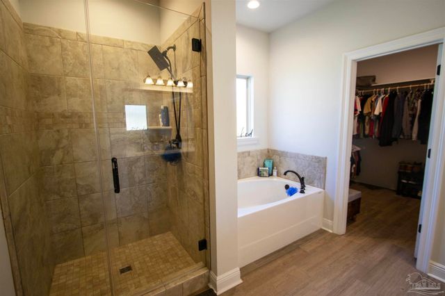 5689 Oak Haven Dr, Gulf Breeze, FL 32563