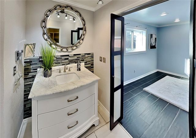 8 W Prairie Dunes Court, Rogers, AR 72758