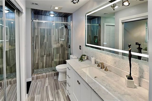 8 W Prairie Dunes Court, Rogers, AR 72758