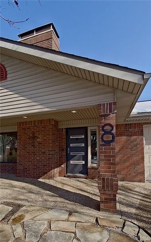 8 W Prairie Dunes Court, Rogers, AR 72758