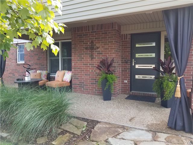 8 W Prairie Dunes Court, Rogers, AR 72758