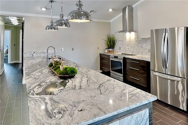 8 W Prairie Dunes Court, Rogers, AR 72758