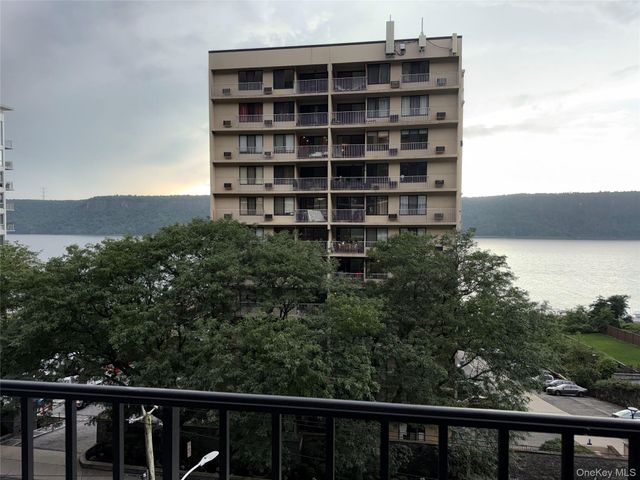1116 Warburton Avenue 2G, Yonkers, NY 10701