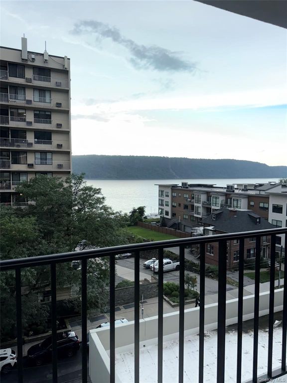 1116 Warburton Avenue 2G, Yonkers, NY 10701