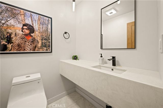 3947 Sumac Drive, Sherman Oaks, CA 91403