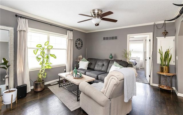 4526 Roanoke Parkway A, Kansas City, MO 64111