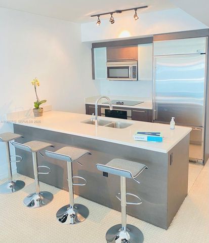 500 Brickell Ave 2708, Miami, FL 33131