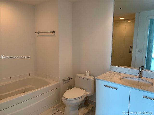 500 Brickell Ave 2708, Miami, FL 33131