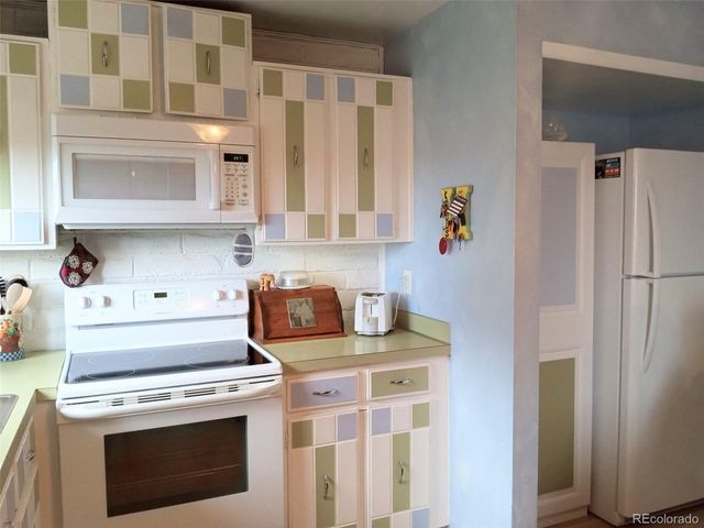 7422 S Zephyr Ct, Littleton, CO 80128