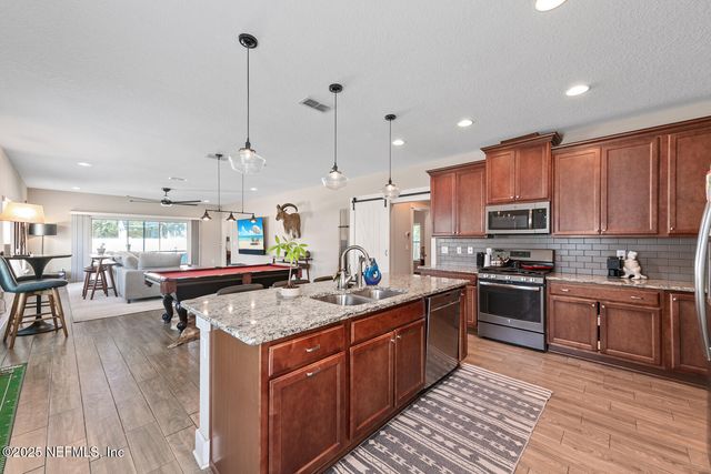 305 N 9TH Street, Jacksonville Beach, FL 32250