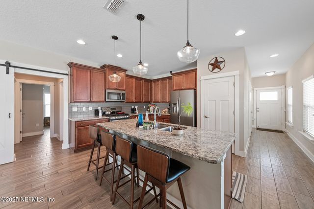 305 N 9TH Street, Jacksonville Beach, FL 32250