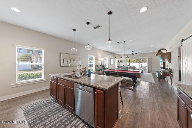 305 N 9TH Street, Jacksonville Beach, FL 32250