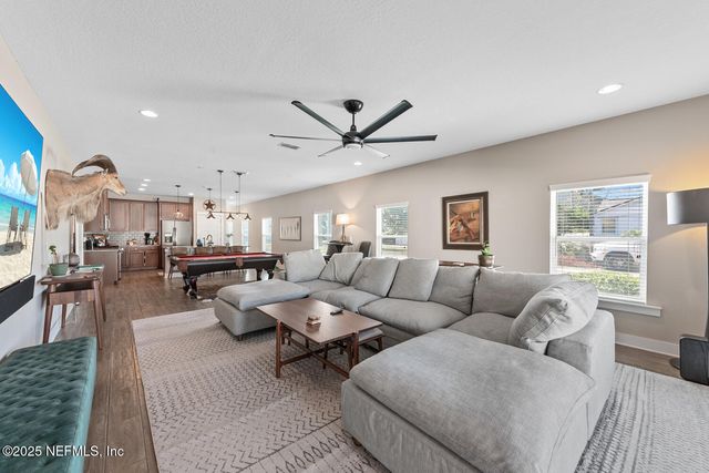 305 N 9TH Street, Jacksonville Beach, FL 32250