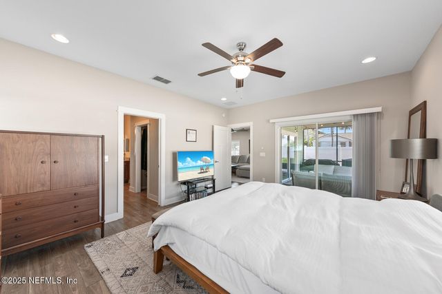 305 N 9TH Street, Jacksonville Beach, FL 32250