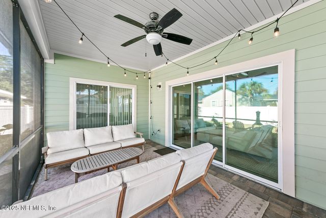 305 N 9TH Street, Jacksonville Beach, FL 32250