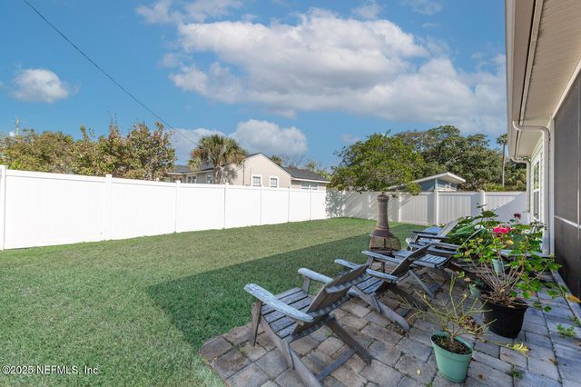 305 N 9TH Street, Jacksonville Beach, FL 32250