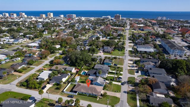 305 N 9TH Street, Jacksonville Beach, FL 32250
