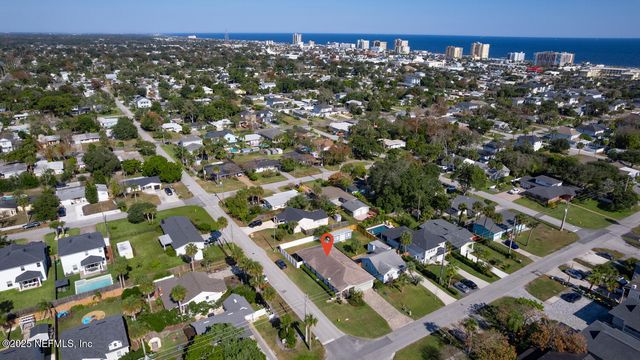 305 N 9TH Street, Jacksonville Beach, FL 32250