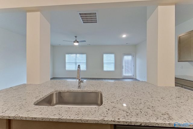 6104 Taramore Lane, Huntsville, AL 35806