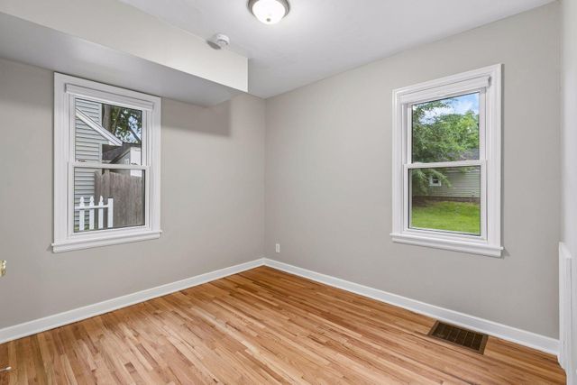 253 Washburn Avenue N, Minneapolis, MN 55405