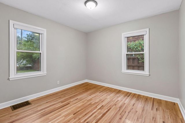 253 Washburn Avenue N, Minneapolis, MN 55405