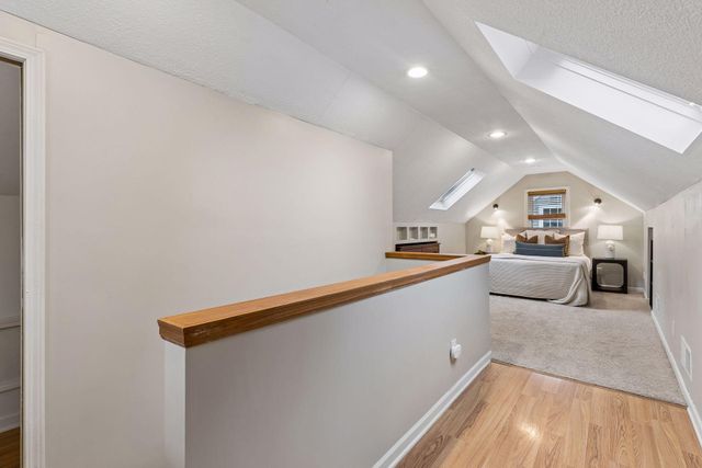 253 Washburn Avenue N, Minneapolis, MN 55405