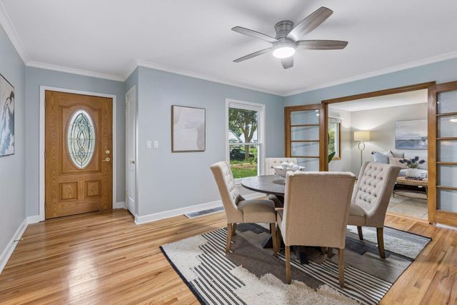 253 Washburn Avenue N, Minneapolis, MN 55405