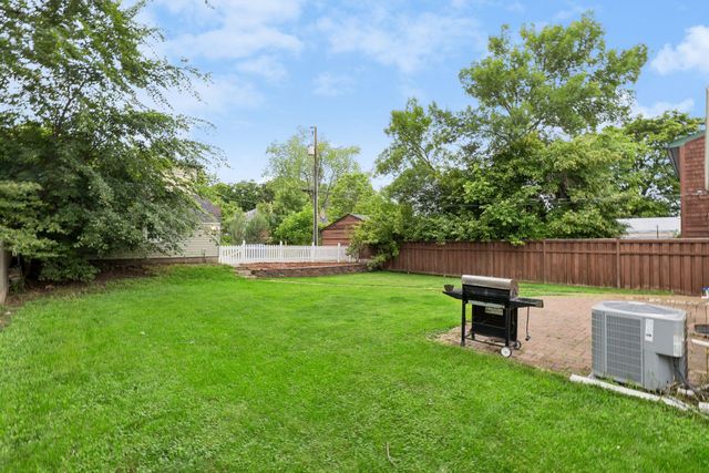 253 Washburn Avenue N, Minneapolis, MN 55405