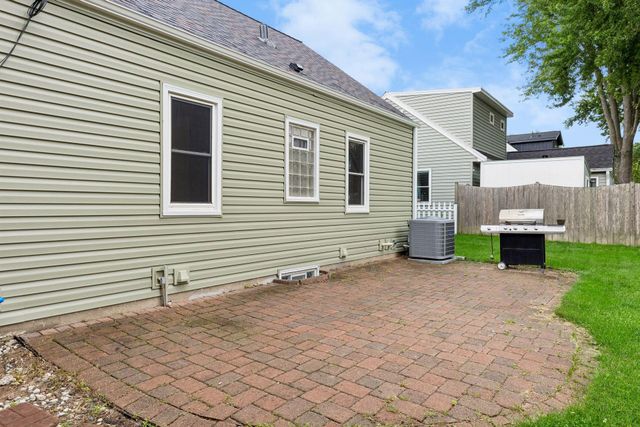253 Washburn Avenue N, Minneapolis, MN 55405