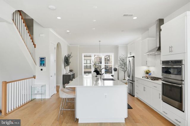 14339 BECKETT GLEN CIR, Chantilly, VA 20151