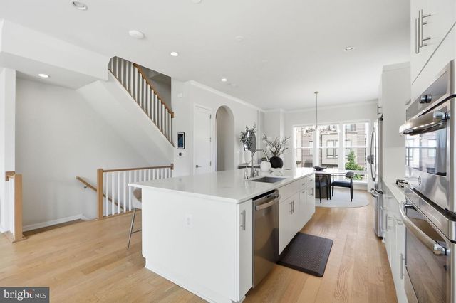 14339 BECKETT GLEN CIR, Chantilly, VA 20151