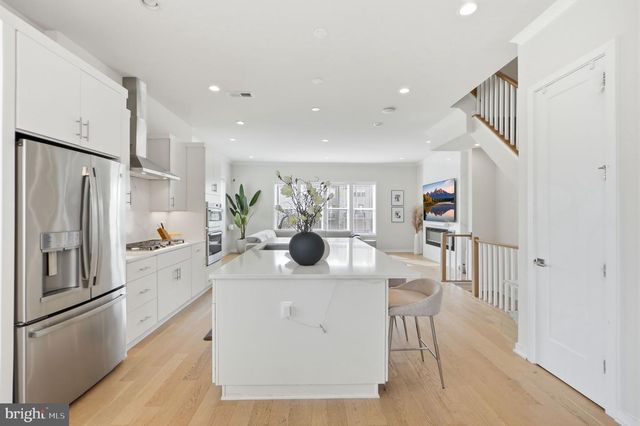 14339 BECKETT GLEN CIR, Chantilly, VA 20151