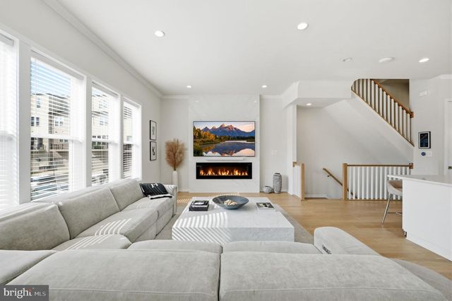 14339 BECKETT GLEN CIR, Chantilly, VA 20151