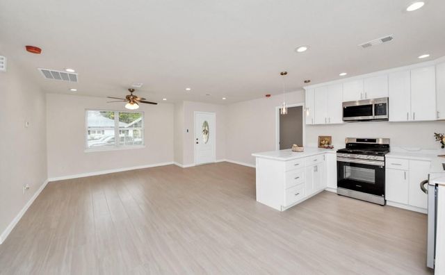 3106 Sunnydale Drive, Houston, TX 77051