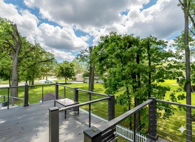 65 Deep River Drive, Hobart, IN 46342