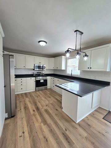 65 Deep River Drive, Hobart, IN 46342