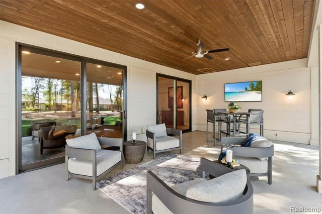 2031 Ottawa Beach Road, Holland, MI 49424