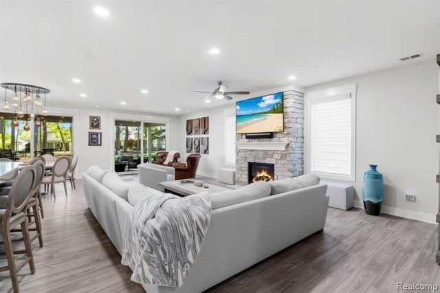 2031 Ottawa Beach Road, Holland, MI 49424